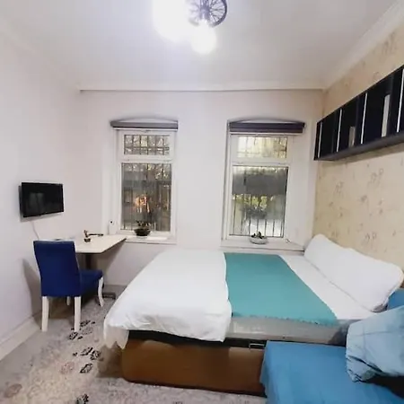 Beyoglu Tarihi Sokak'ta Studyo Daire 1